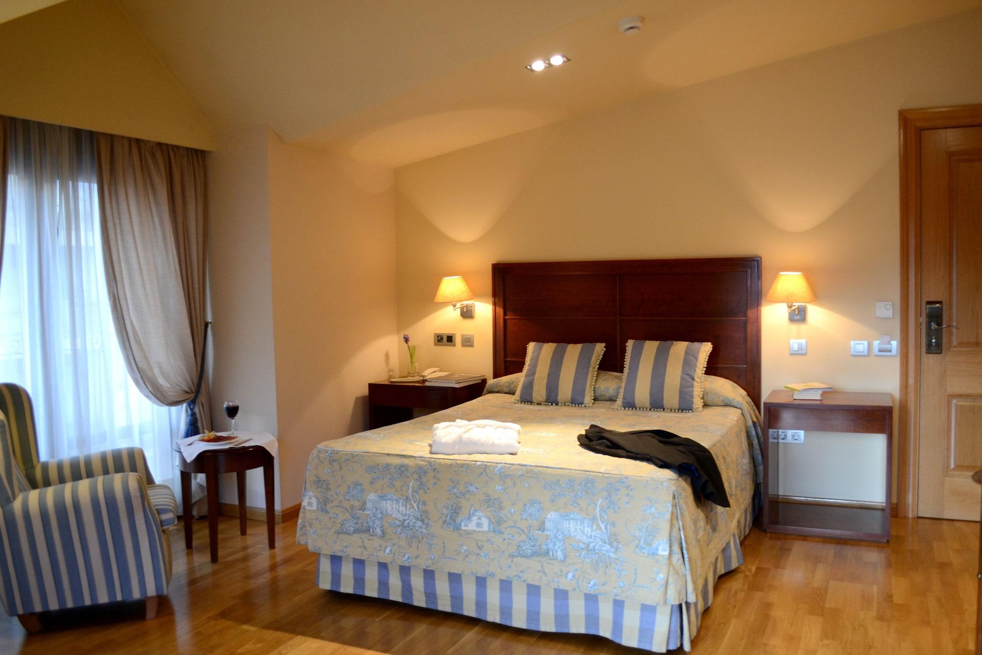 Hotel Villa Virginia Sabiñánigo Kültér fotó