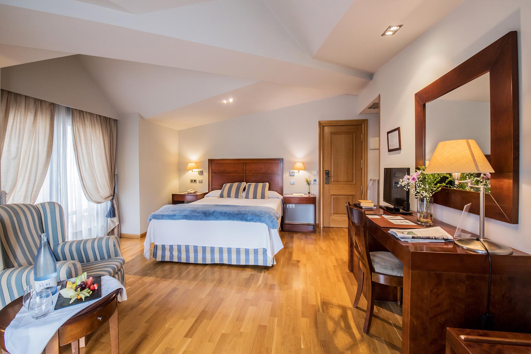 Hotel Villa Virginia Sabiñánigo Kültér fotó