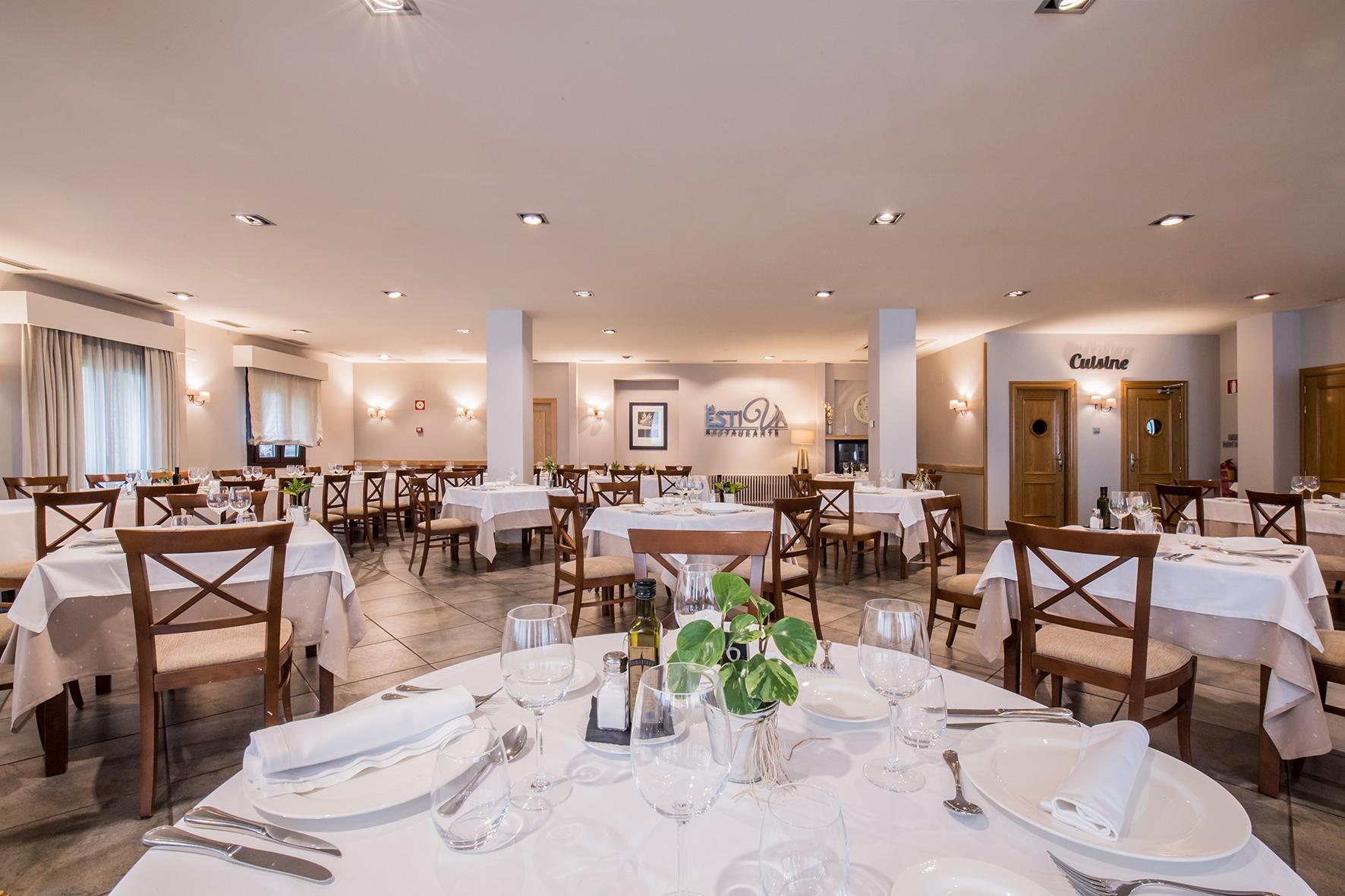 Hotel Villa Virginia Sabiñánigo Kültér fotó